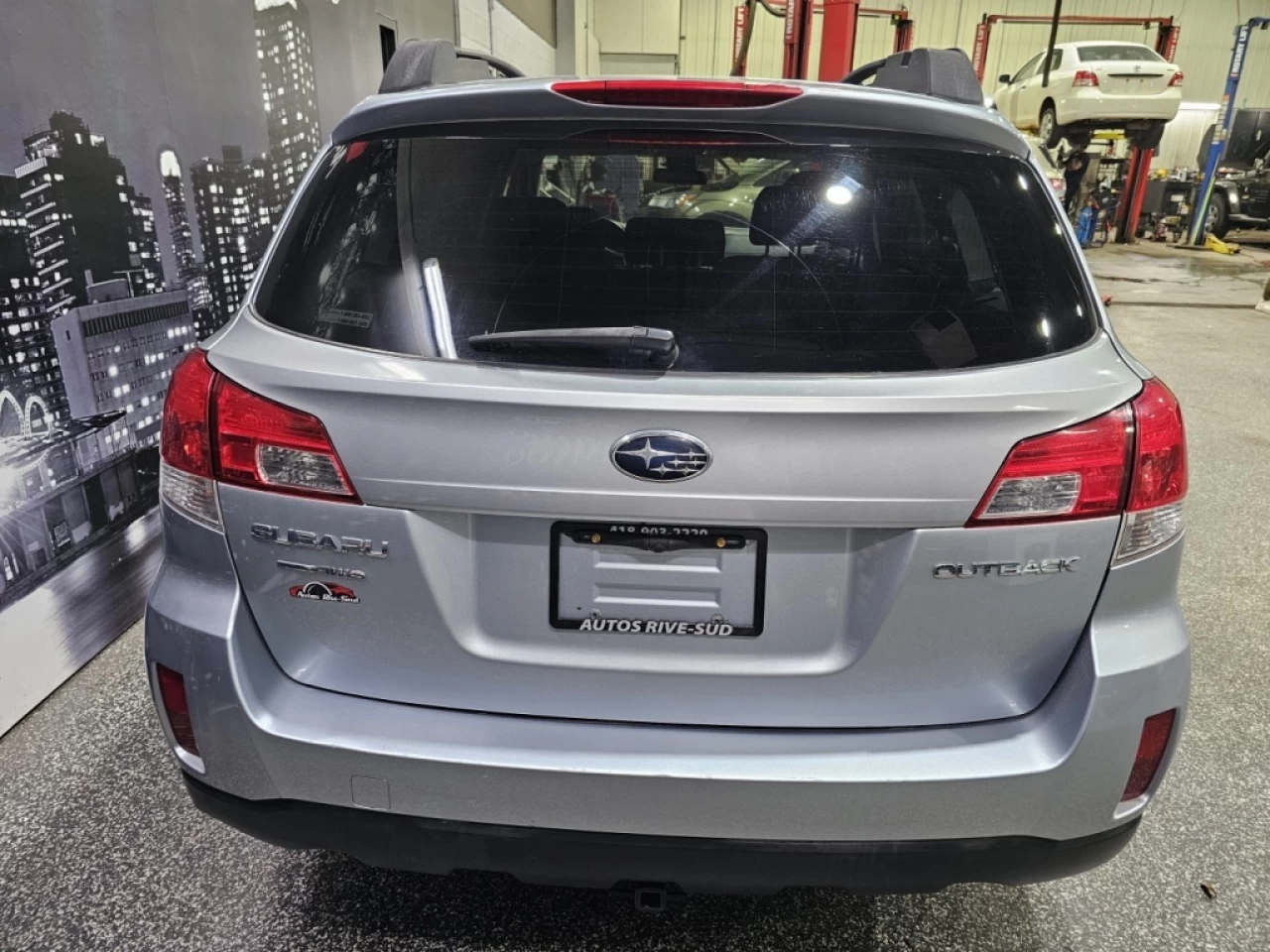 2014 Subaru Outback 2.5i COMMODITÉ AWD TRÈS PROPRE SEULEMENT 142 400KM Main Image