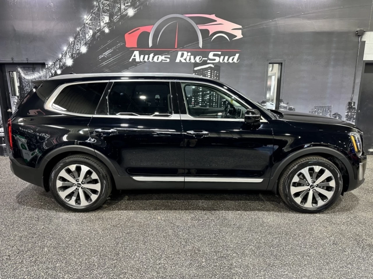 2020 Kia Telluride SX AWD FULL LOAD CUIR TOIT SEULEMENT 109 900KM Image principale