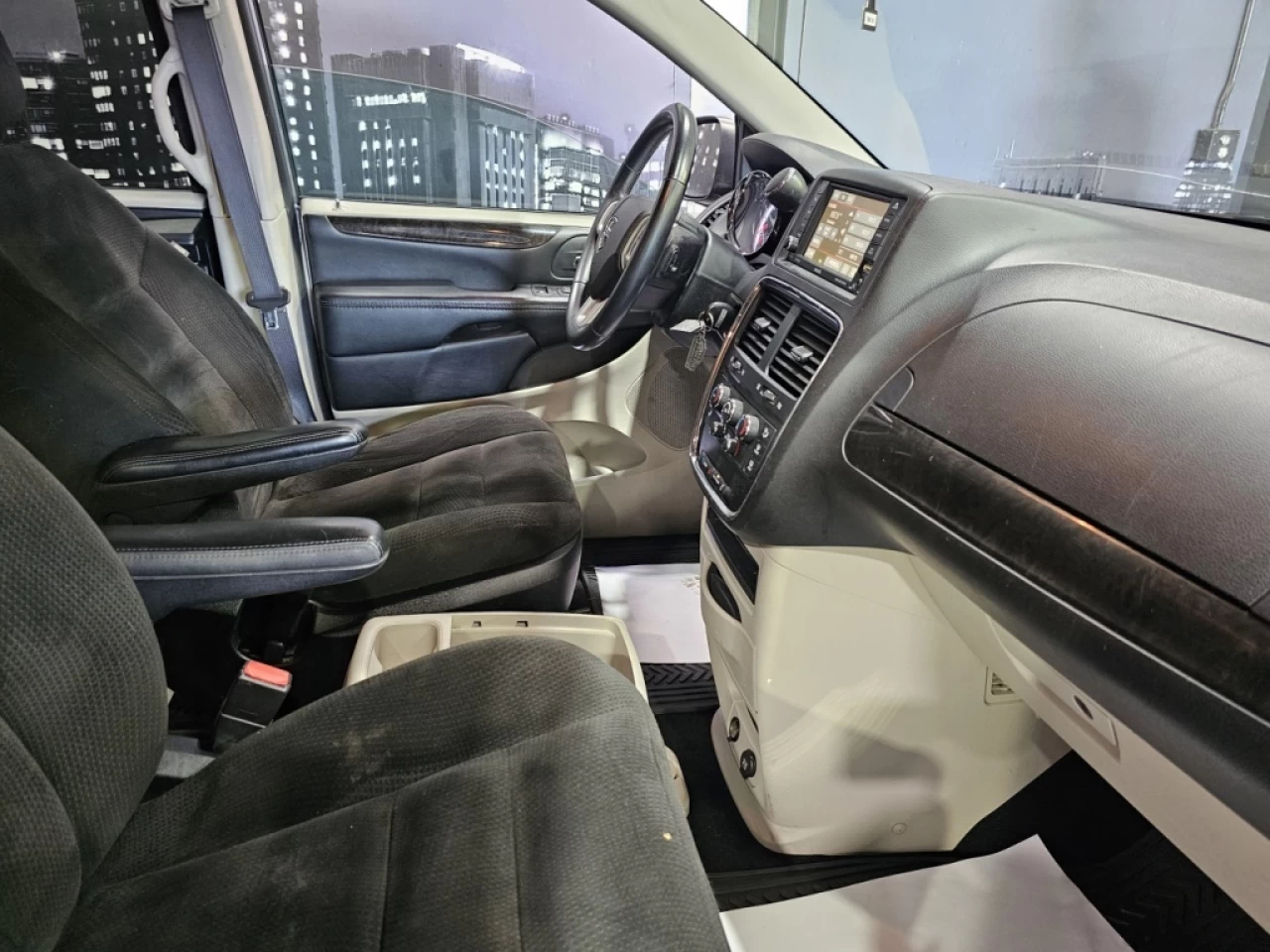 2015 Dodge Grand Caravan 4dr Wgn SXT Main Image