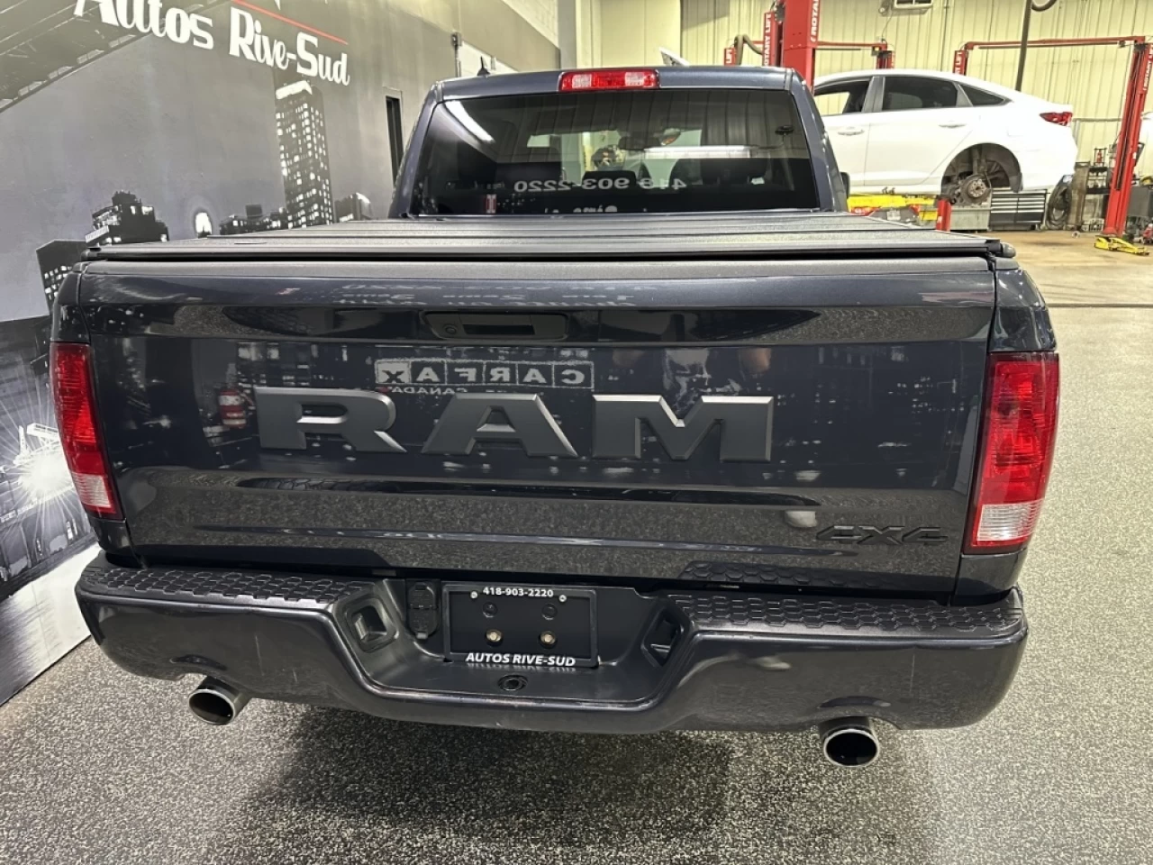 2019 Ram 1500 Classic Express 5.7 HEMI 4X4 CREWCAB SEULEMENT 102 900KM Image principale