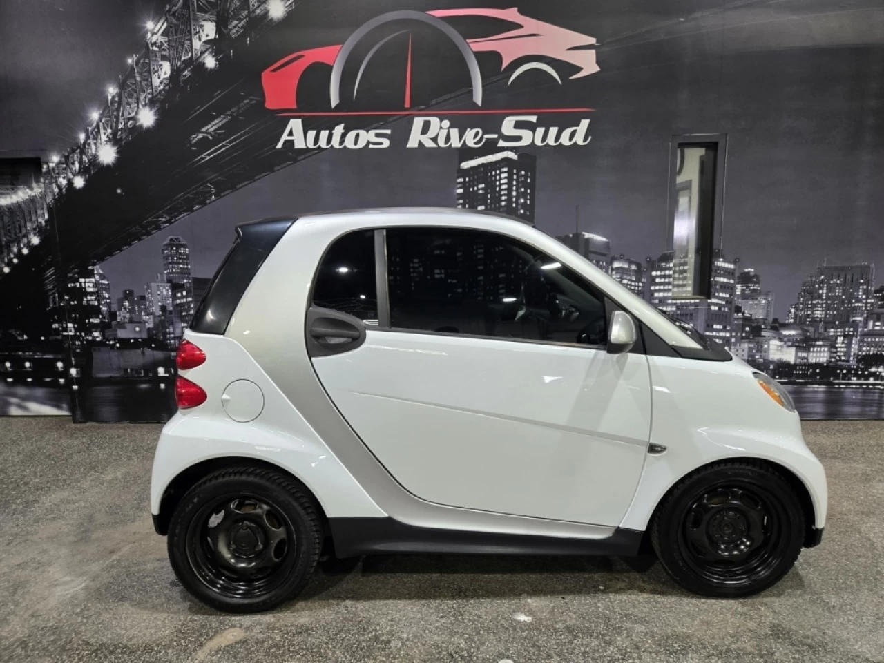 2015 smart fortwo PURE SIÈGES CHAUFF. AVEC 120 600KM Image principale