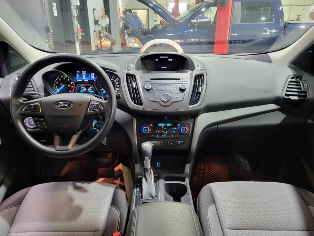 2017 Ford Escape SE AWD TRÈS PROPRE SEULEMENT 100 500KM Main Image