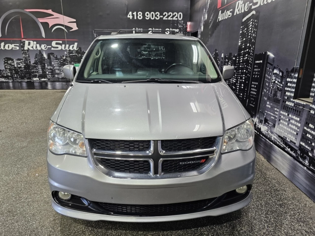 2018 Dodge Grand Caravan CREW STOW AND GO CUIR AVEC 181 900KM Main Image