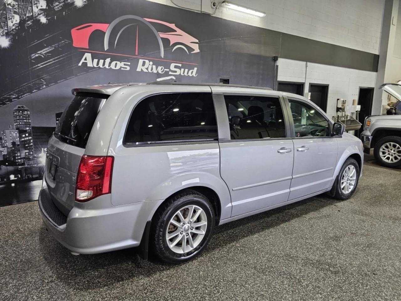 2015 Dodge Grand Caravan 4dr Wgn SXT Main Image