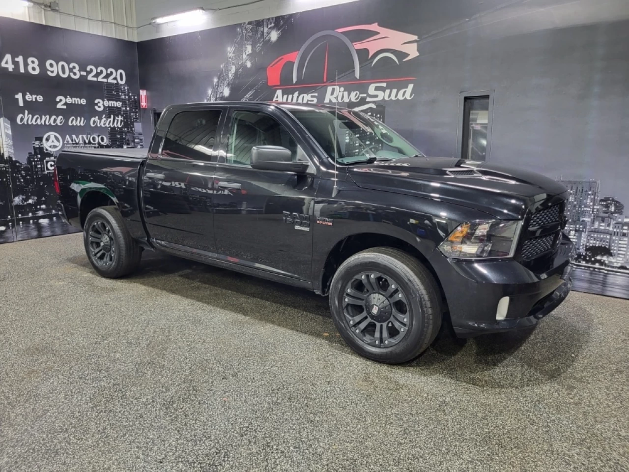 2019 Ram 1500 Classic EXPRESS CREW CAB 4X4 V8 5.7L SEULEMENT 93 900KM Image principale