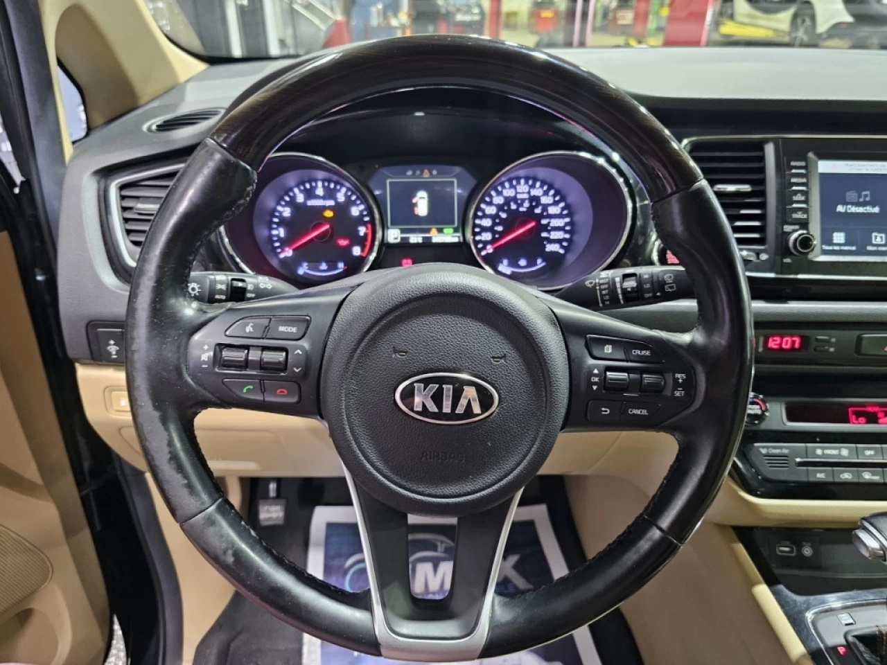 2017 Kia Sedona SXL V6 FULL LOAD CUIR TOIT SEULEMENT 142 700KM Image principale