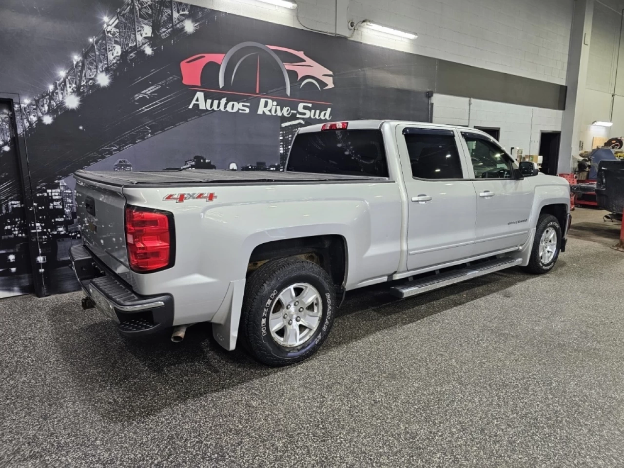 2017 Chevrolet Silverado 1500 LT CREWCAB 5.3L TRÈS PROPRE SEULEMENT 129 600KM Image principale