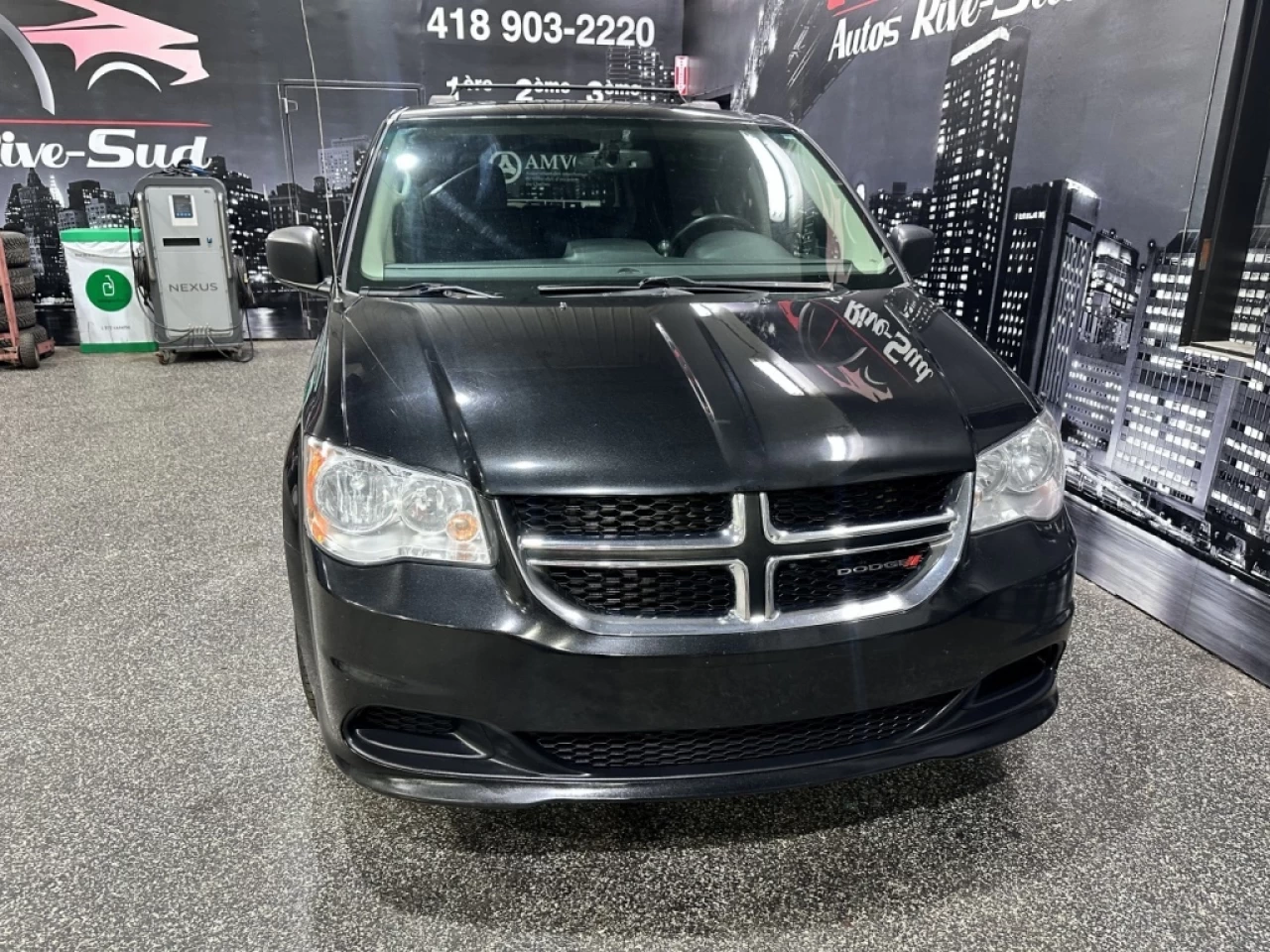 2015 Dodge Grand Caravan SXT STOW N GO DVD TRÈS PROPRE AVEC 181 900KM Main Image