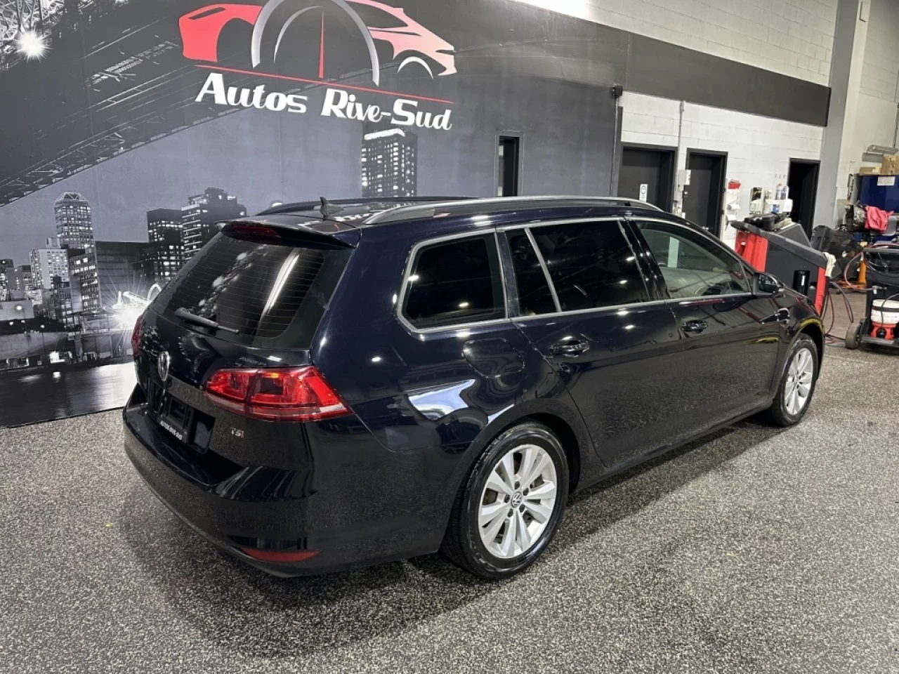 2016 Volkswagen Golf Comfortline TRÈS PROPRE SEULEMENT 126 300KM Image principale