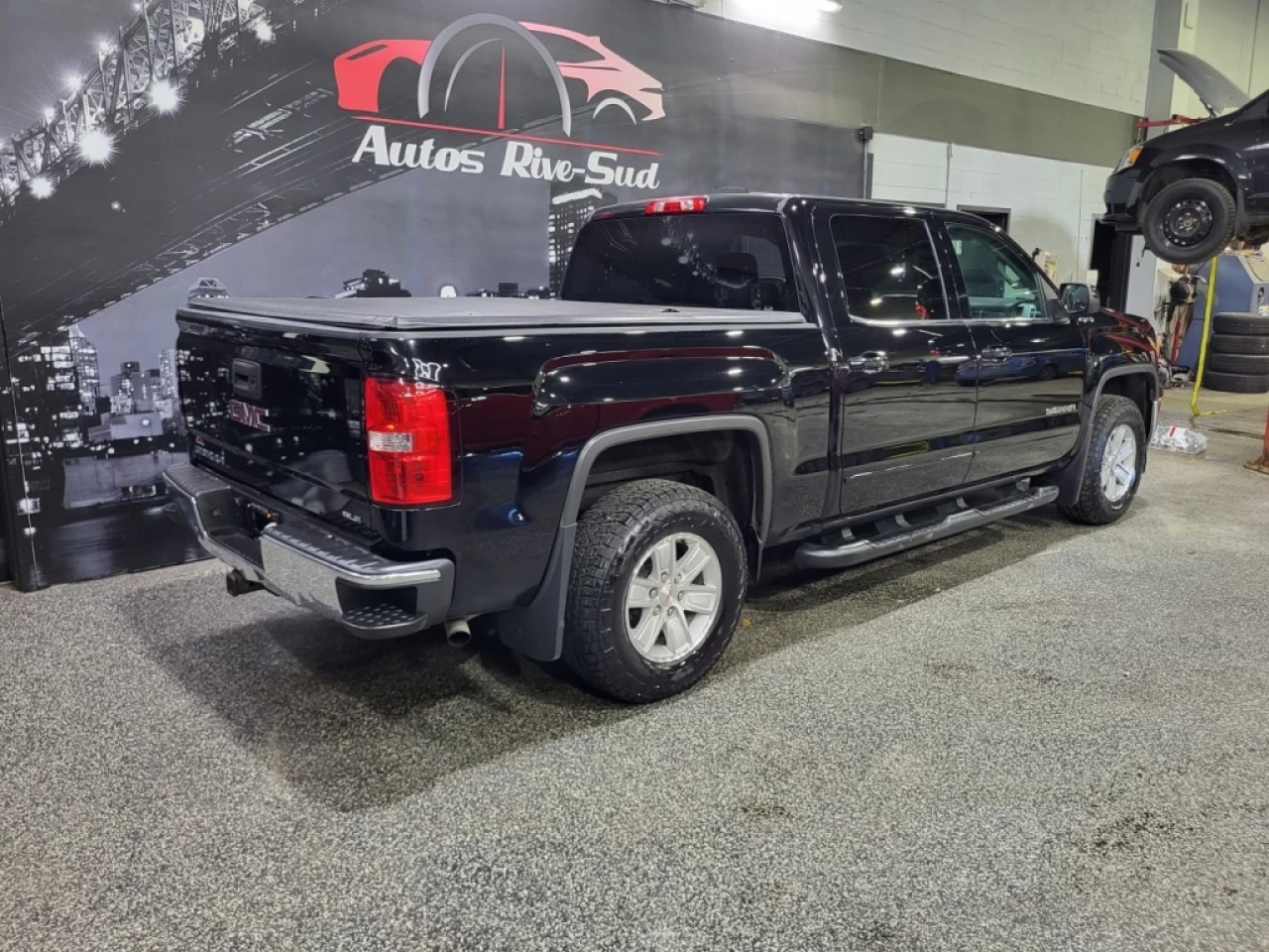 2015 GMC Sierra 1500 SLE 4X4 V8 5.3L CREWCAB AVEC 122 400KM Image principale