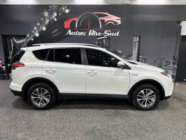 Toyota RAV4 XLE AWD TOIT TRÈS PROPRE AVEC 167 100KM 2017