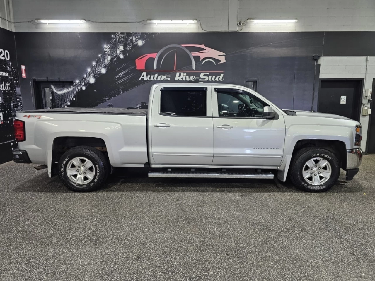 2017 Chevrolet Silverado 1500 LT CREWCAB 5.3L TRÈS PROPRE SEULEMENT 129 600KM Image principale