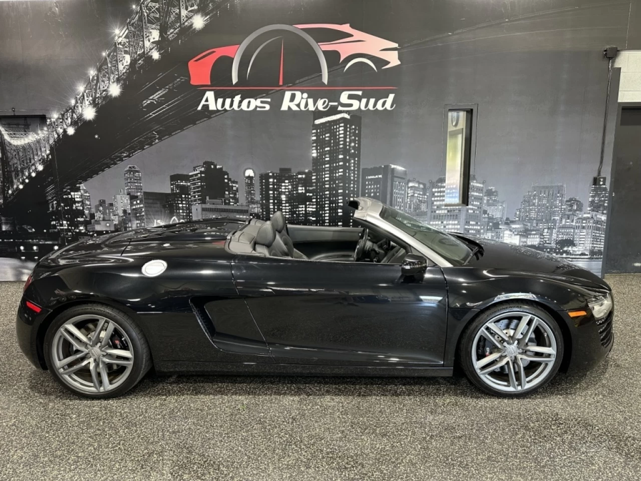 2014 Audi R8 DÉCAPOTABLE QUATTRO IMPECCABLE SEULEMENT 35 900KM Main Image