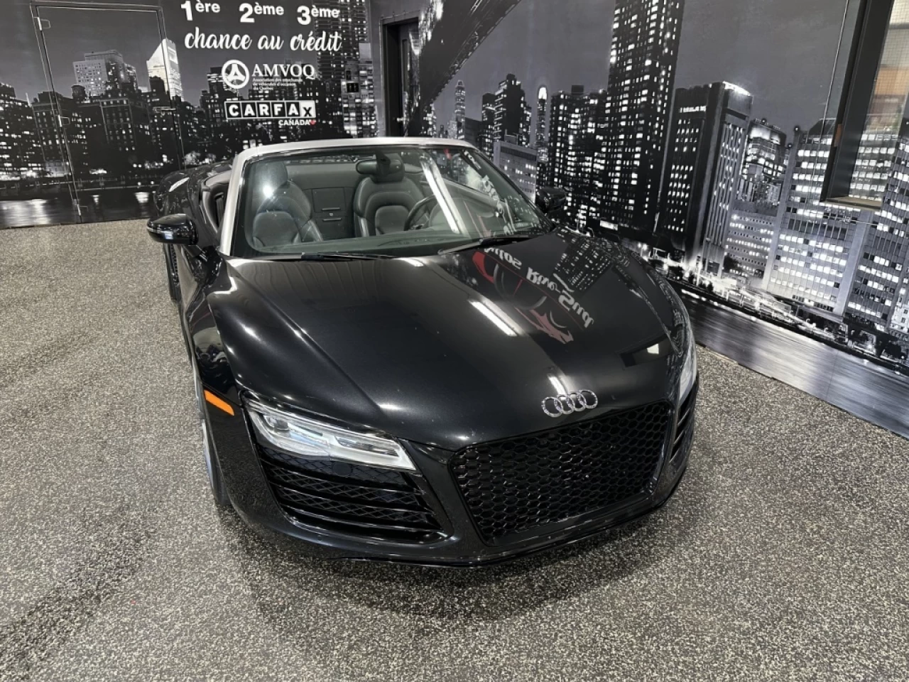 2014 Audi R8 Spyder DÉCAPOTABLE QUATTRO IMPECCABLE SEULEMENT 35 900KM Image principale