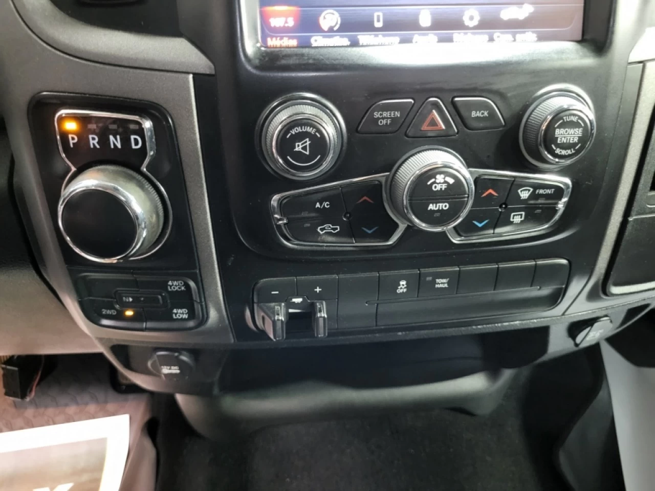 2020 Ram 1500 Classic EXPRESS CREWCAB 5.7L JAMAIS ACCIDENTÉ 129 100KM Main Image