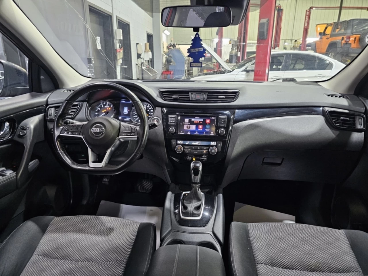 2019 Nissan Qashqai SV AWD TOIT OUVRANT SEULEMENT 128 400KM Main Image