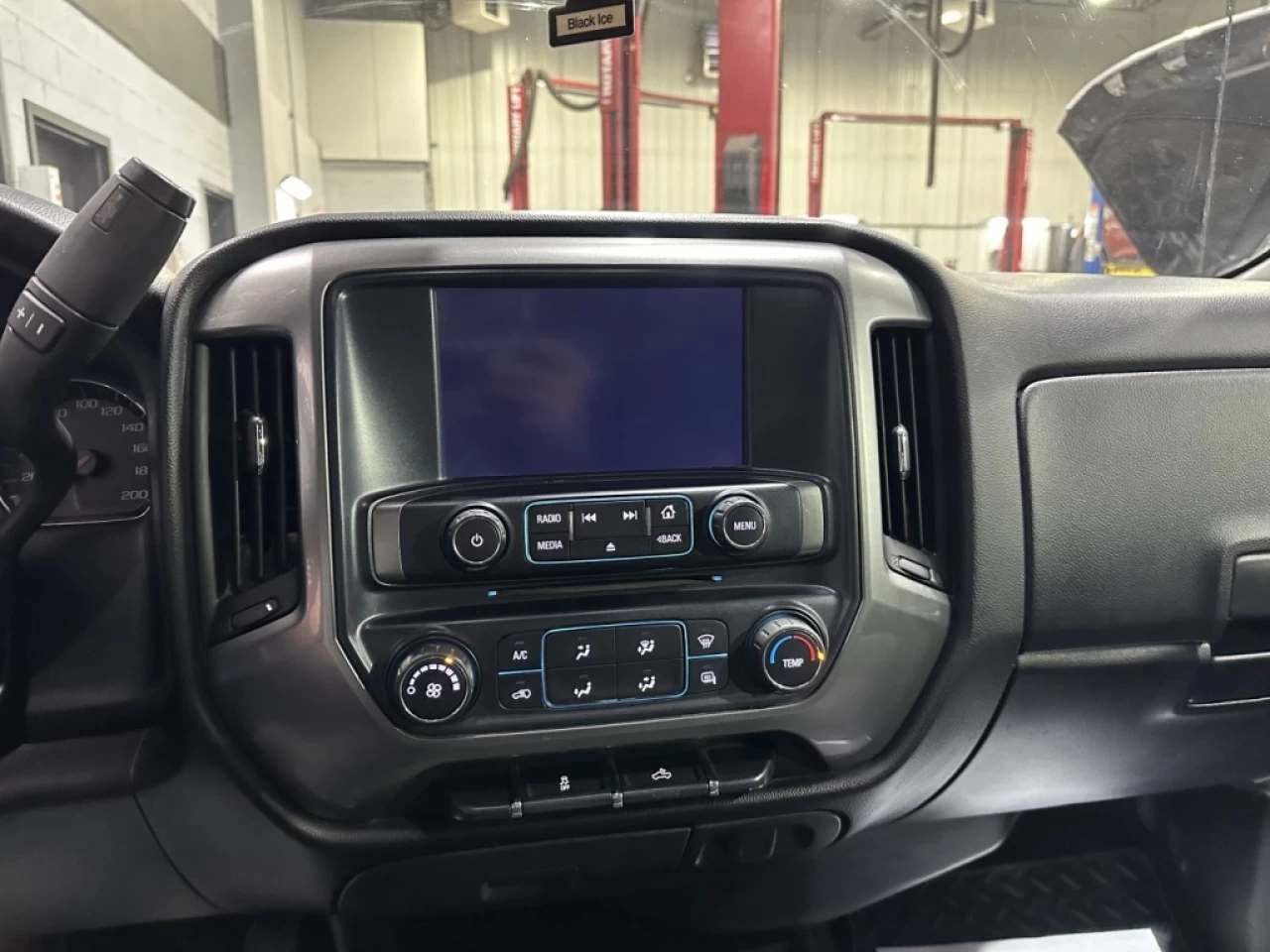 2018 Chevrolet Silverado 1500 LT 4X4 5.3L CREW CAB SEULEMENT 137 500KM Image principale