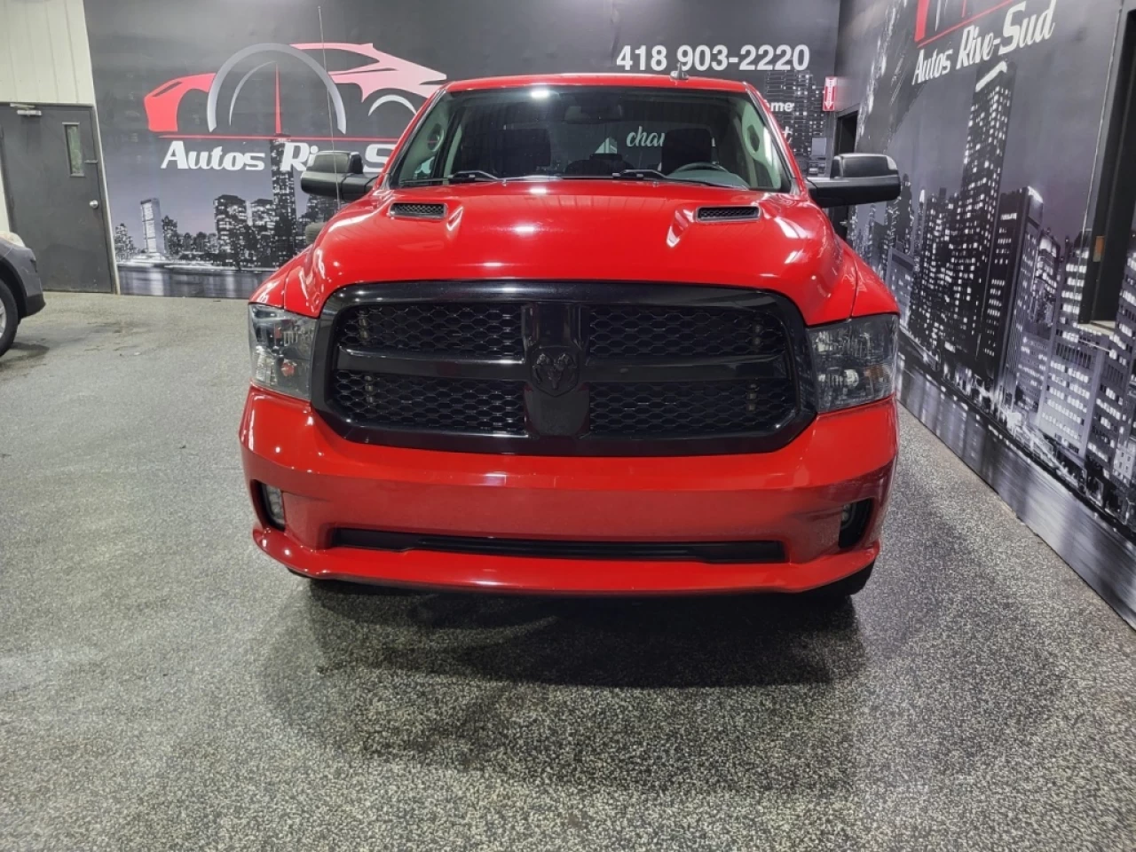 2020 Ram 1500 Classic EXPRESS CREWCAB 5.7L JAMAIS ACCIDENTÉ 129 100KM Main Image