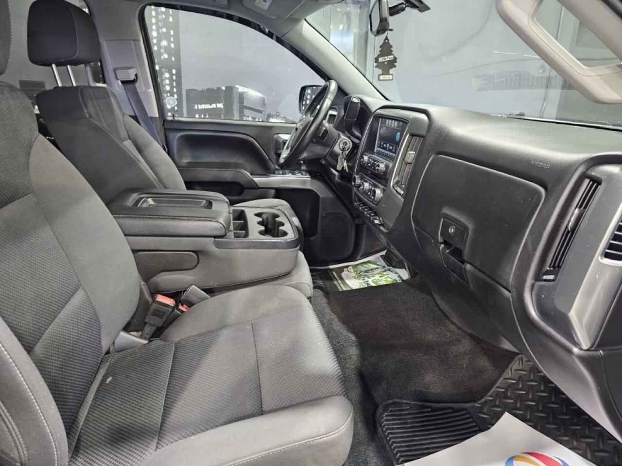 2017 Chevrolet Silverado 1500 LT CREWCAB 5.3L TRÈS PROPRE SEULEMENT 129 600KM Image principale