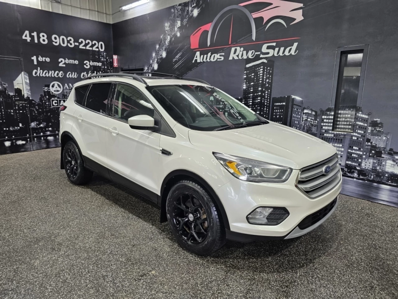 2018 Ford Escape SEL AWD 1.5L ECOBOOST CUIR TOIT PANO AVEC 124 400K Main Image