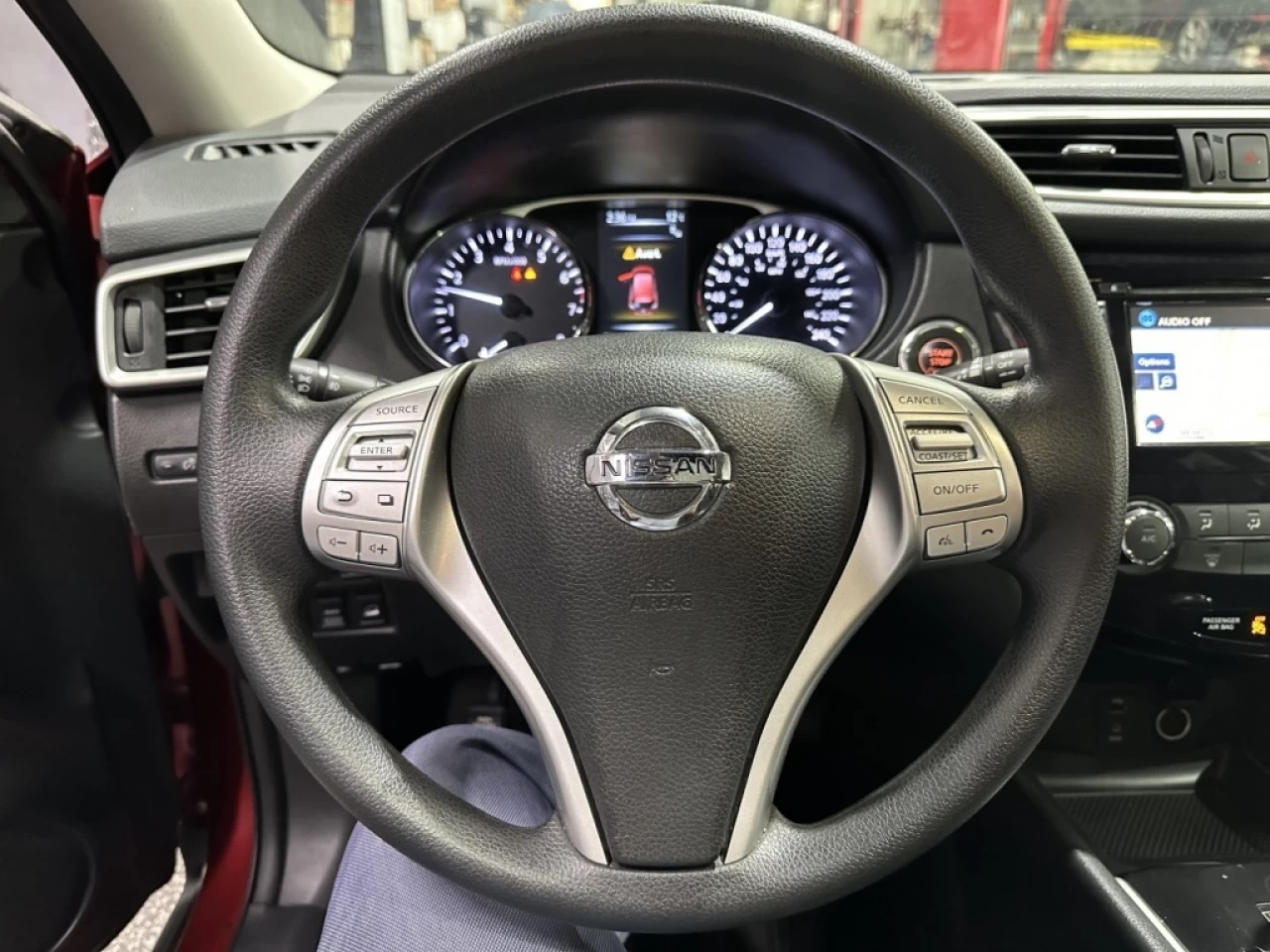 2016 Nissan Rogue SV TECH AWD GPS TOIT PANO SEULEMENT 167 200KM Main Image