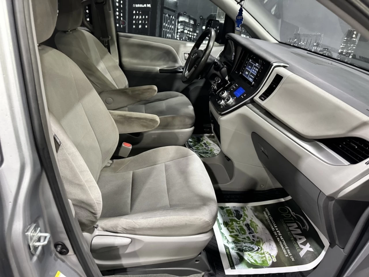 2018 Toyota Sienna LE 7 PASSAGERS A/C CAMERA SEULEMENT 118 300KM Main Image