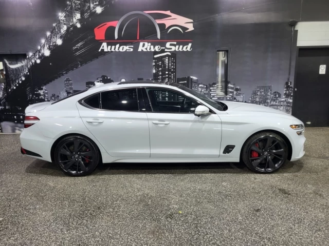 Genesis G70 3.3 L TURBO AWD SPORT CUIR TOIT AVEC SEULEMENT 40 2023