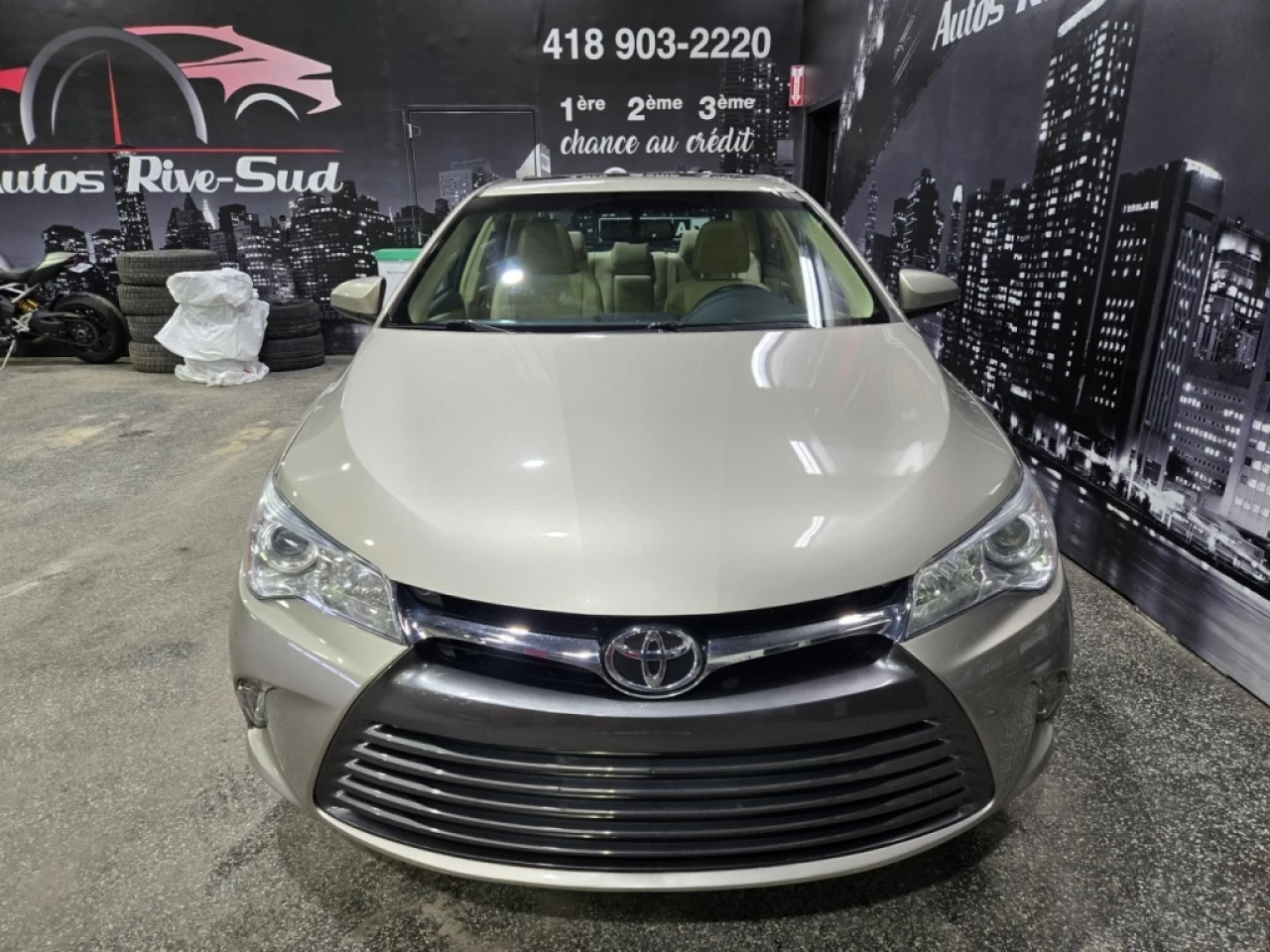 2016 Toyota Camry XLE AUTOMATIQUE MAGS TOIT SEULEMENT 108 100KM Main Image