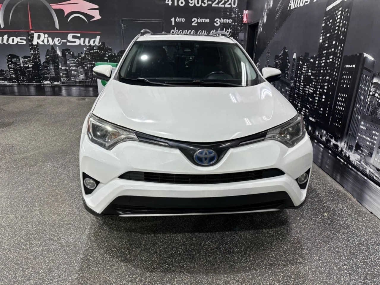 2017 Toyota RAV4 XLE AWD TOIT TRÈS PROPRE AVEC 167 100KM Main Image