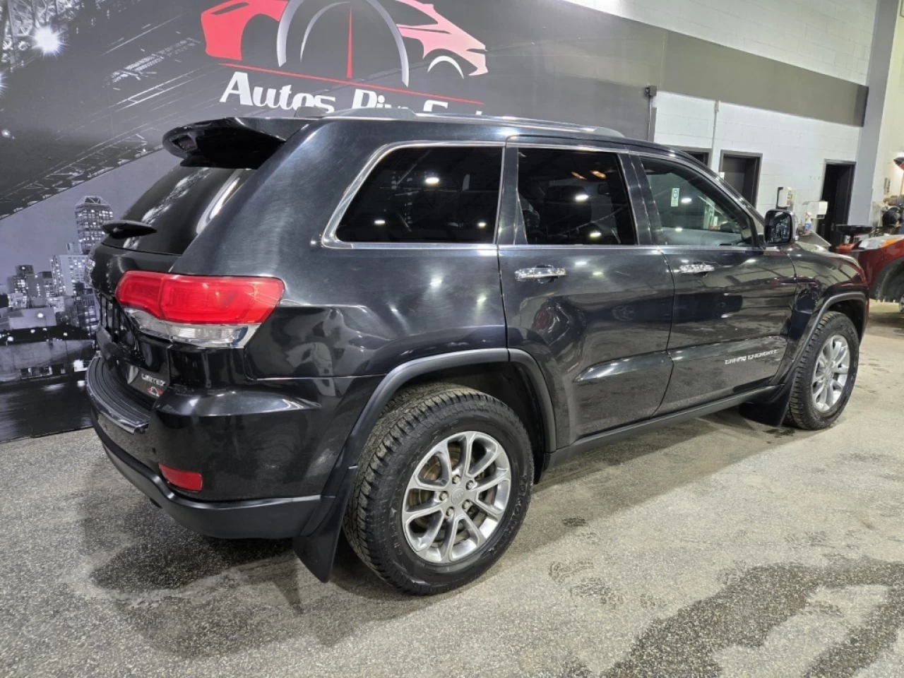 2014 Jeep Grand Cherokee 4WD 4dr Limited Main Image