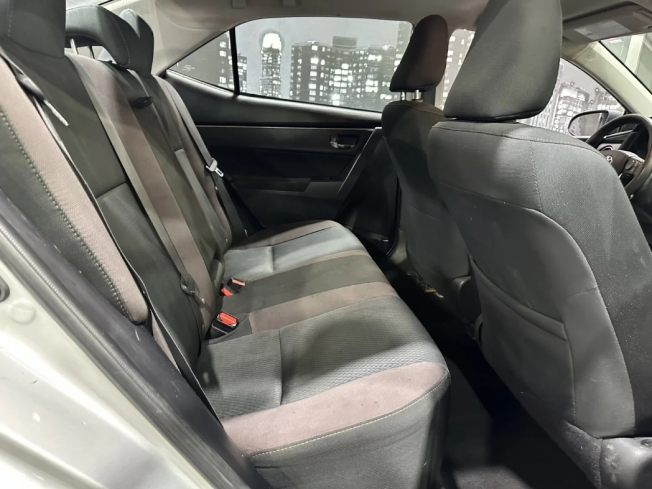 2017 Toyota Corolla LE AUTOMATIQUE A/C SEULEMENT 111 500KM Image principale