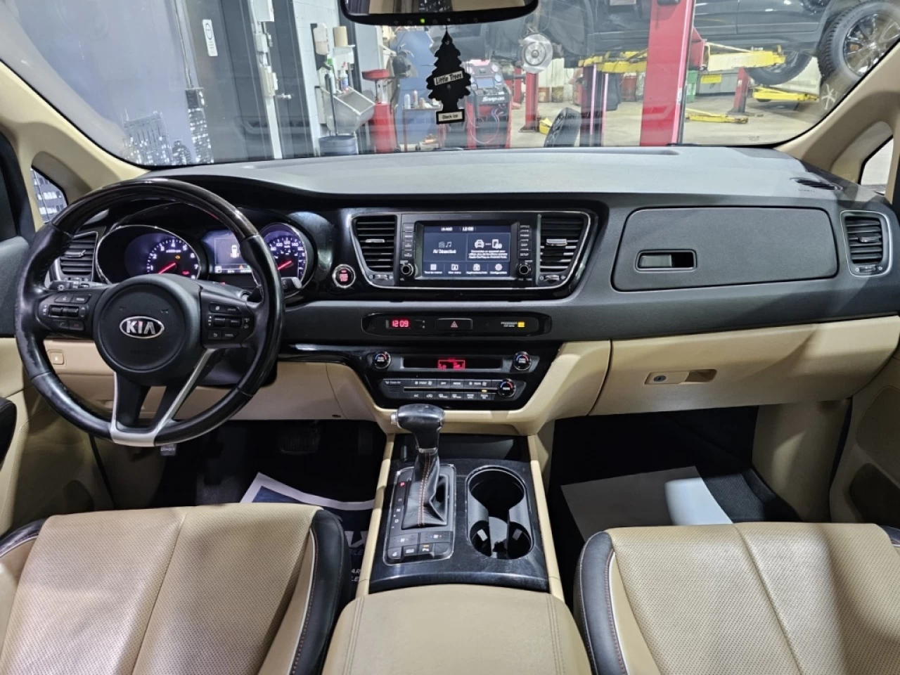 2017 Kia Sedona SXL V6 FULL LOAD CUIR TOIT SEULEMENT 142 700KM Main Image