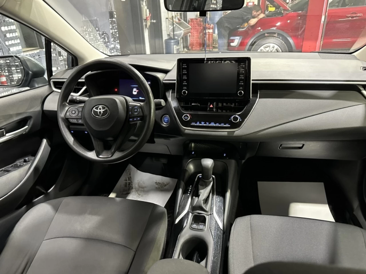 2021 Toyota Corolla HYBRIDE TRÈS PROPRE MAGS SEULEMENT 123 500KM Main Image