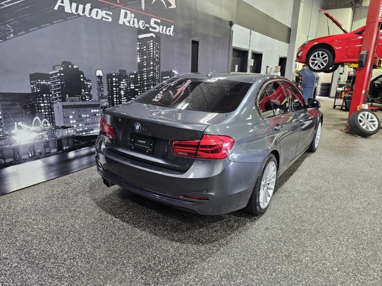 2016 BMW 3 Series 328I XDRIVE CUIR TOIT TRÈS PROPRE Image principale