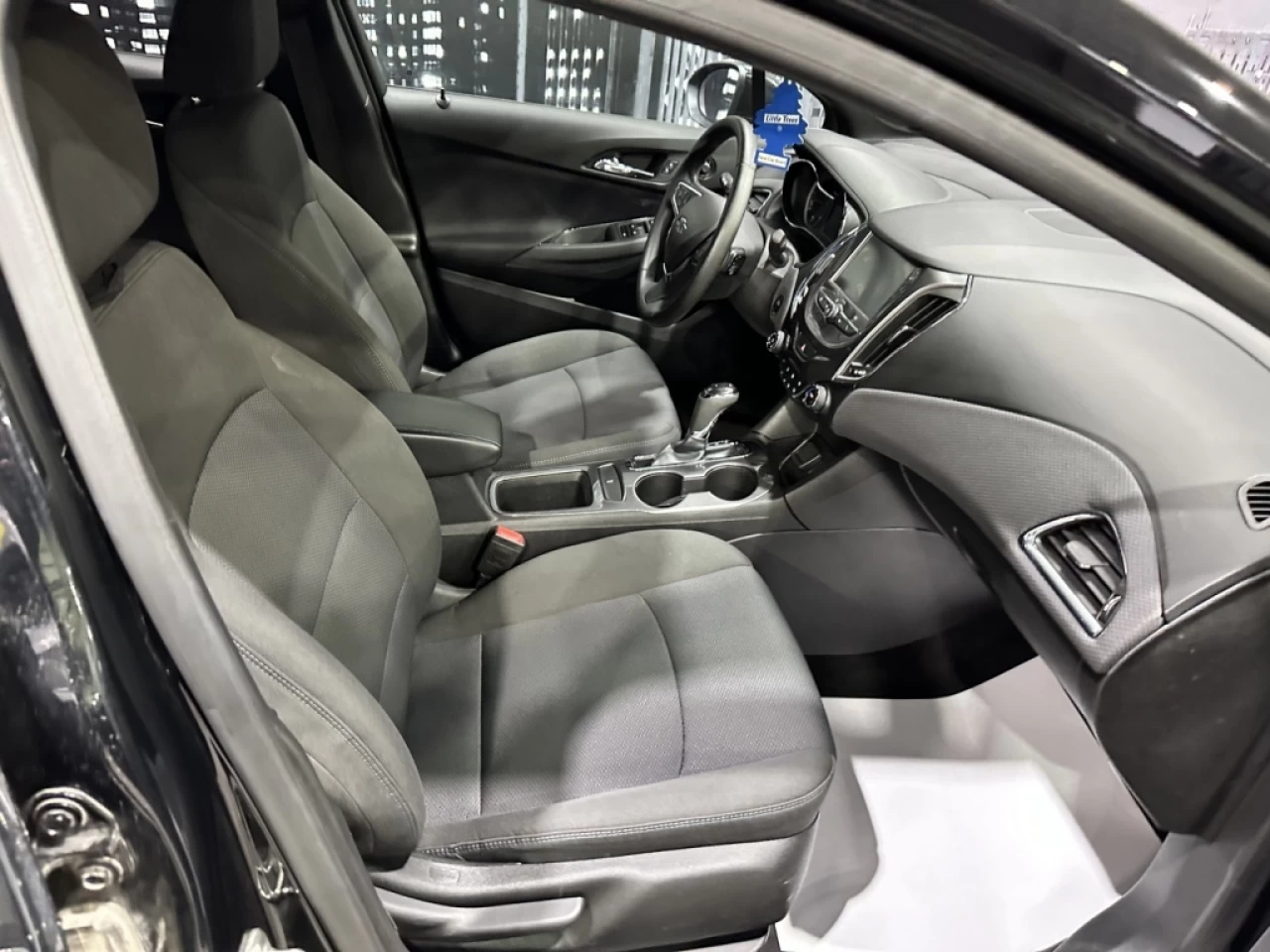 2018 Chevrolet Cruze LT RS AUTOMATIQUE TRÈS PROPRE SEULEMENT 123 100KM Image principale