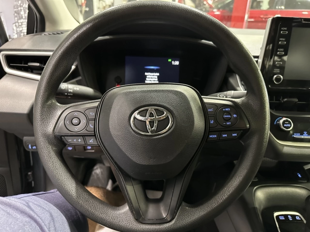 2021 Toyota Corolla HYBRIDE TRÈS PROPRE MAGS SEULEMENT 123 500KM Main Image