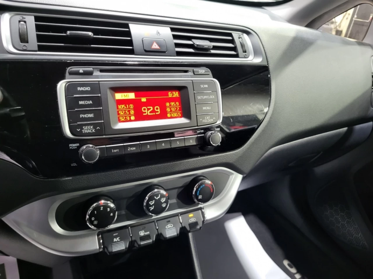 2017 Kia Rio AUTOMATIQUE A/C SUPER PROPRE SEULEMENT 110 500KM Main Image