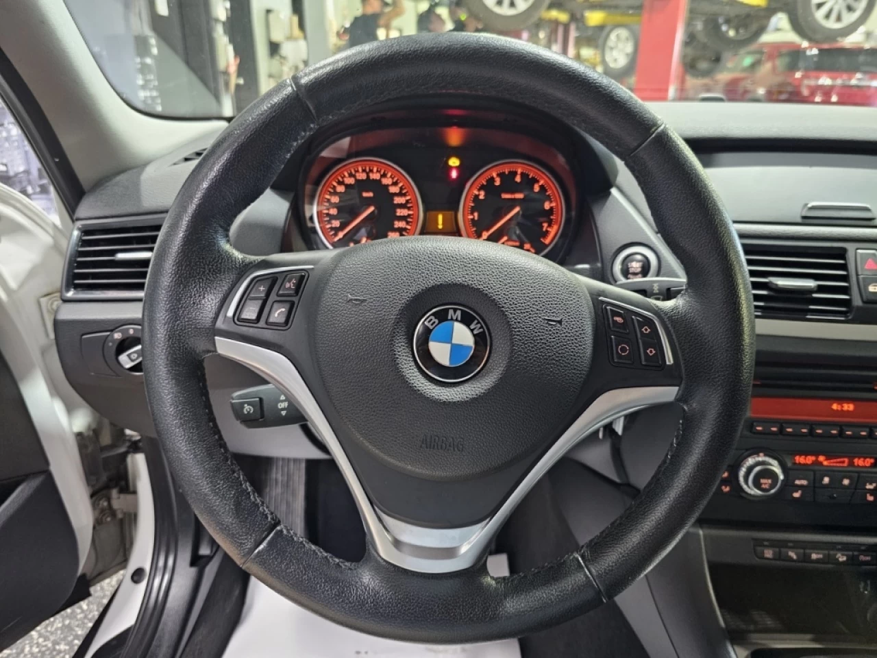 2015 BMW X1 XDRIVE28I TOIT PANO CUIR SEULEMENT 134 000KM Image principale