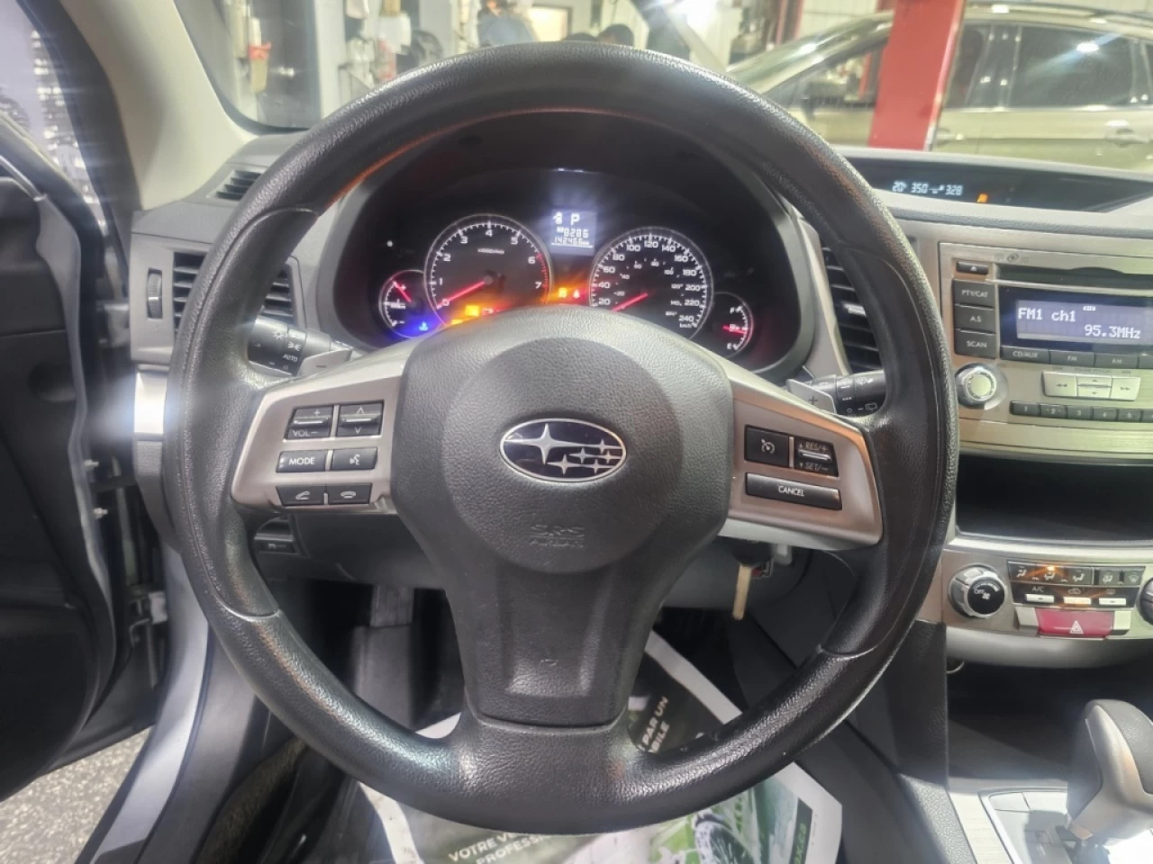 2014 Subaru Outback 2.5i COMMODITÉ AWD TRÈS PROPRE SEULEMENT 142 400KM Main Image