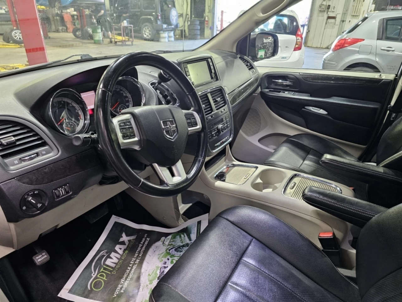 2018 Dodge Grand Caravan CREW STOW AND GO CUIR AVEC 181 900KM Main Image