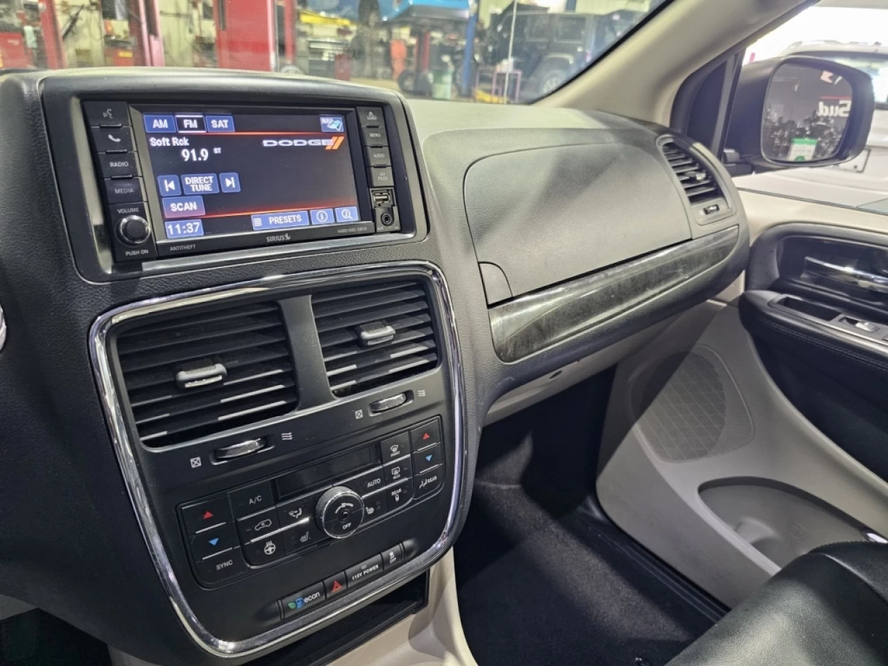 2018 Dodge Grand Caravan CREW STOW AND GO CUIR AVEC 181 900KM Main Image