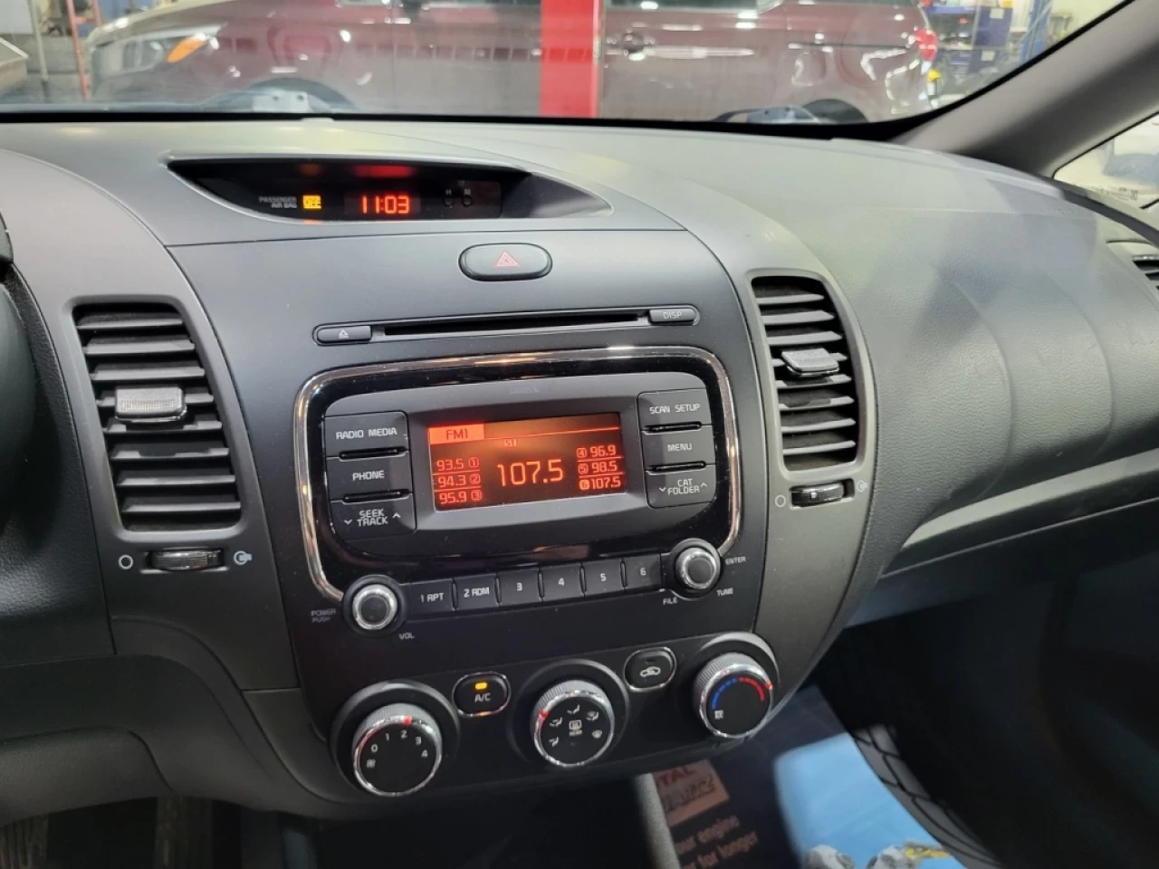 2018 Kia Forte LX AUTOMATIQUE A/C SEULEMENT 77 000KM Main Image