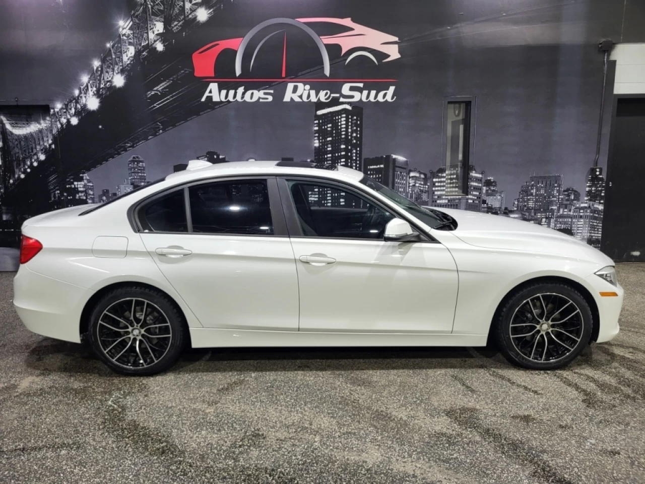 2013 BMW 3 Series 328I XDRIVE FULL CUIR TOIT SEULEMENT 87 600KM Image principale