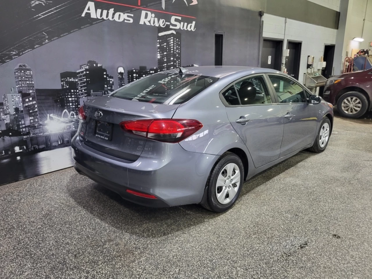 2018 Kia Forte LX AUTOMATIQUE A/C SEULEMENT 77 000KM Main Image