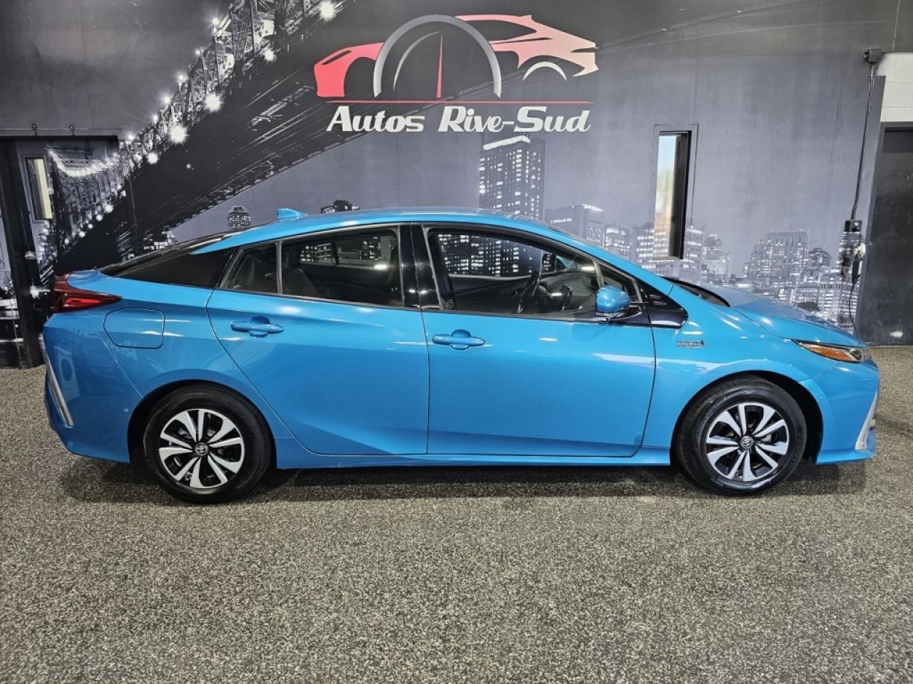 2017 Toyota Prius Prime TECHNOLOGIE HYBRID BRANCHABLE SEULEMENT 97 000KM Image principale