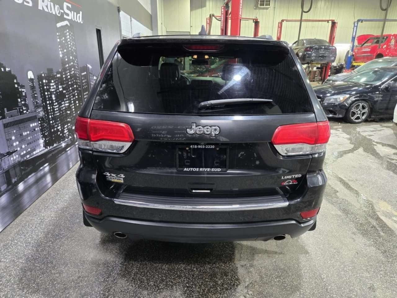 2014 Jeep Grand Cherokee 4WD 4dr Limited Main Image