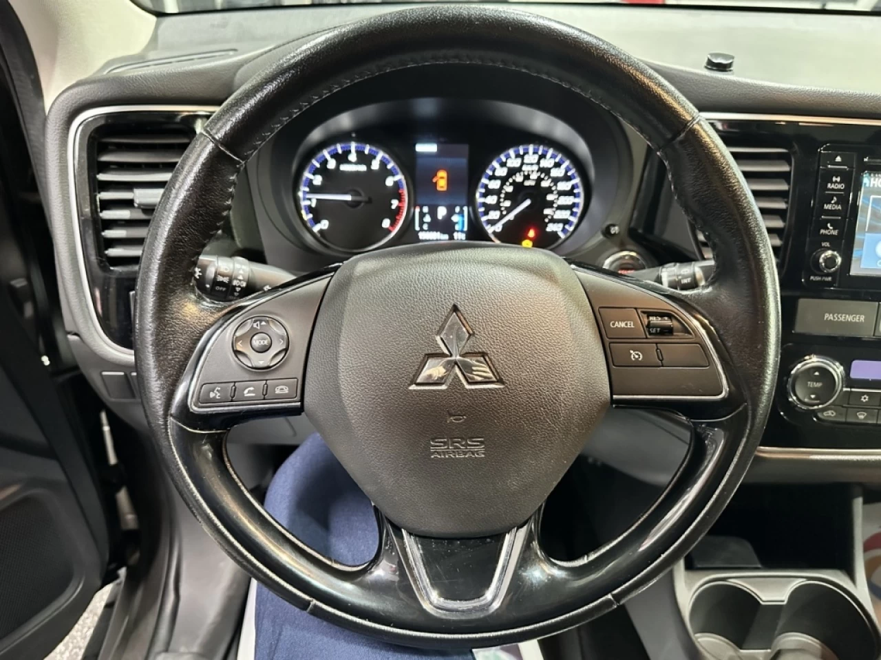 2016 Mitsubishi Outlander AWC 4dr ES Image principale