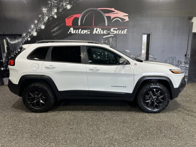 Jeep Cherokee Trailhawk 4X4 3.2L FULL CUIR TOIT SEULEMENT 146 90 2018