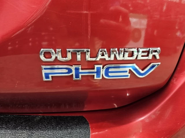 Mitsubishi Outlander PHEV SE TOURING AWD HYBRIDE RECHARGABLE 137 000KM 2018