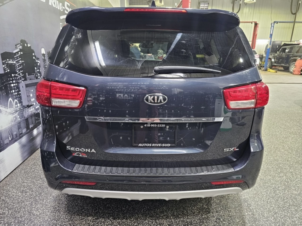 2017 Kia Sedona SXL V6 FULL LOAD CUIR TOIT SEULEMENT 142 700KM Main Image